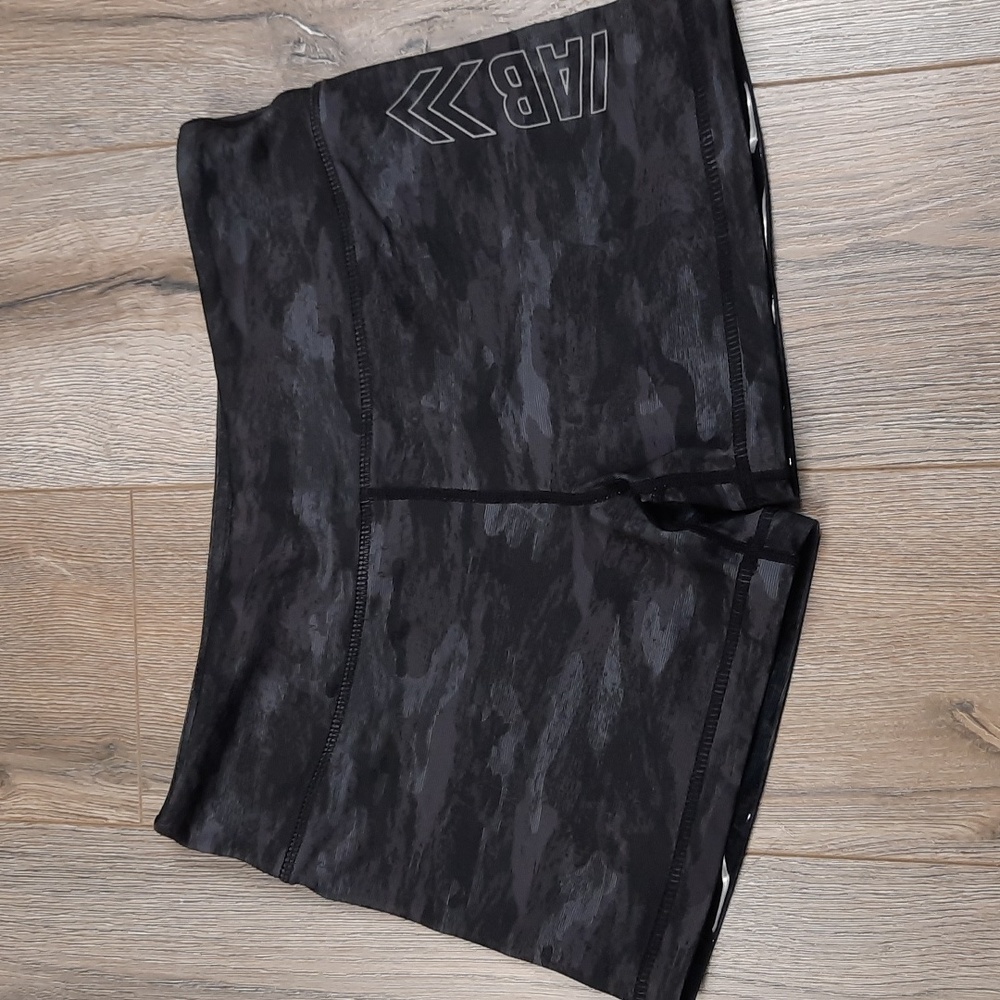 IAB MFG camo black no-ride booty shorts, size medium (8)
